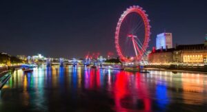 Vista nocturna del London Eye iluminado